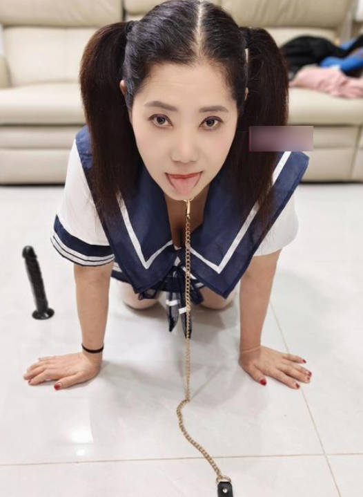 sm母狗暴力深喉吞精三通