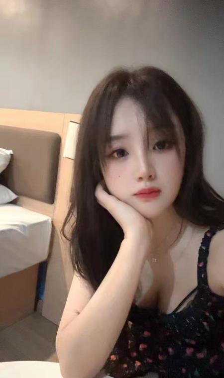 可爱圆润小姐姐莹莹