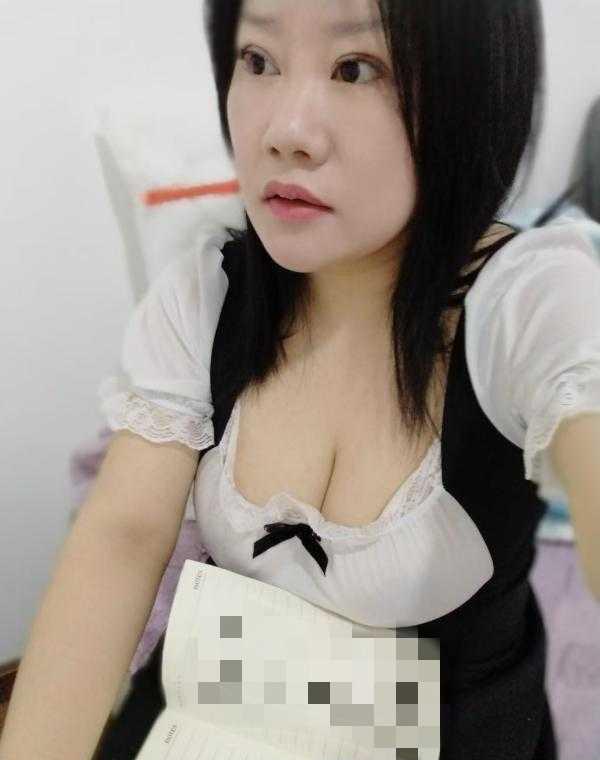 桂林路站大胸姐姐