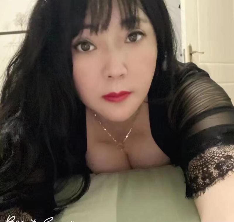 马甲线少妇马雪