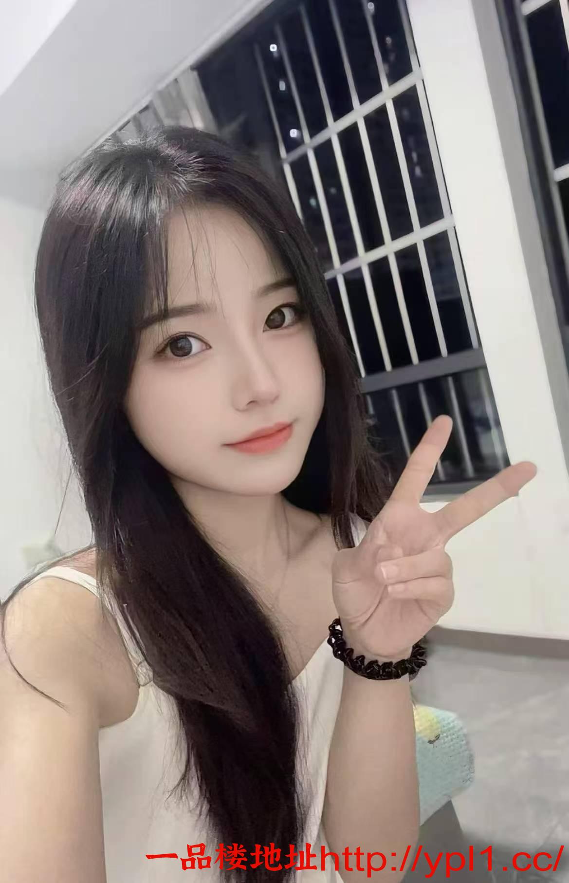 有楼可外出的文静小妹