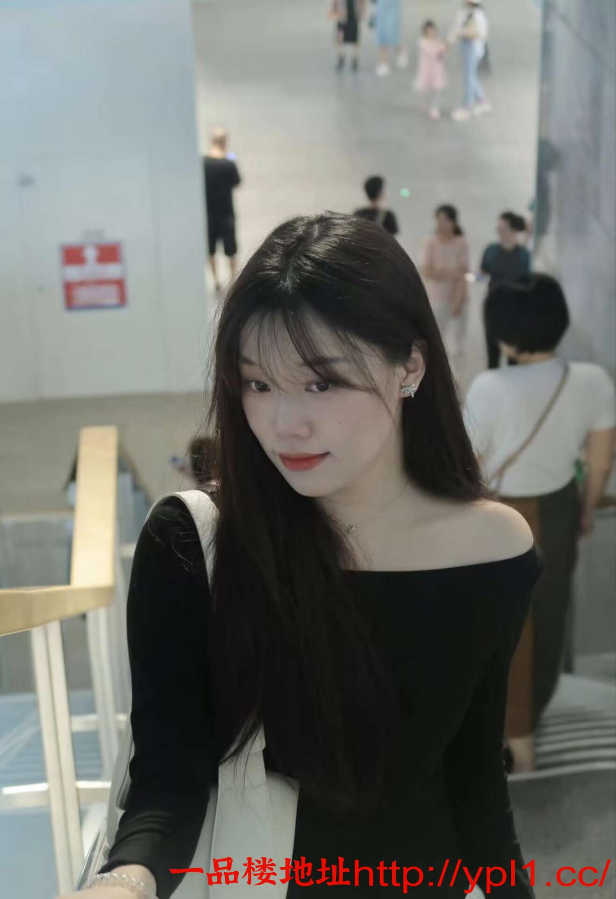 刚下海兼职的小美女