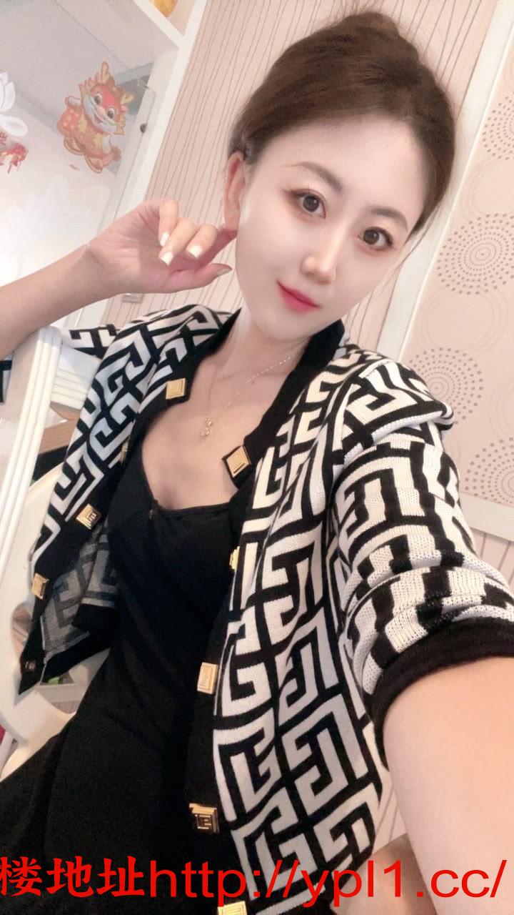 金水粉嫩蝴蝶逼会喷水淫水泛滥