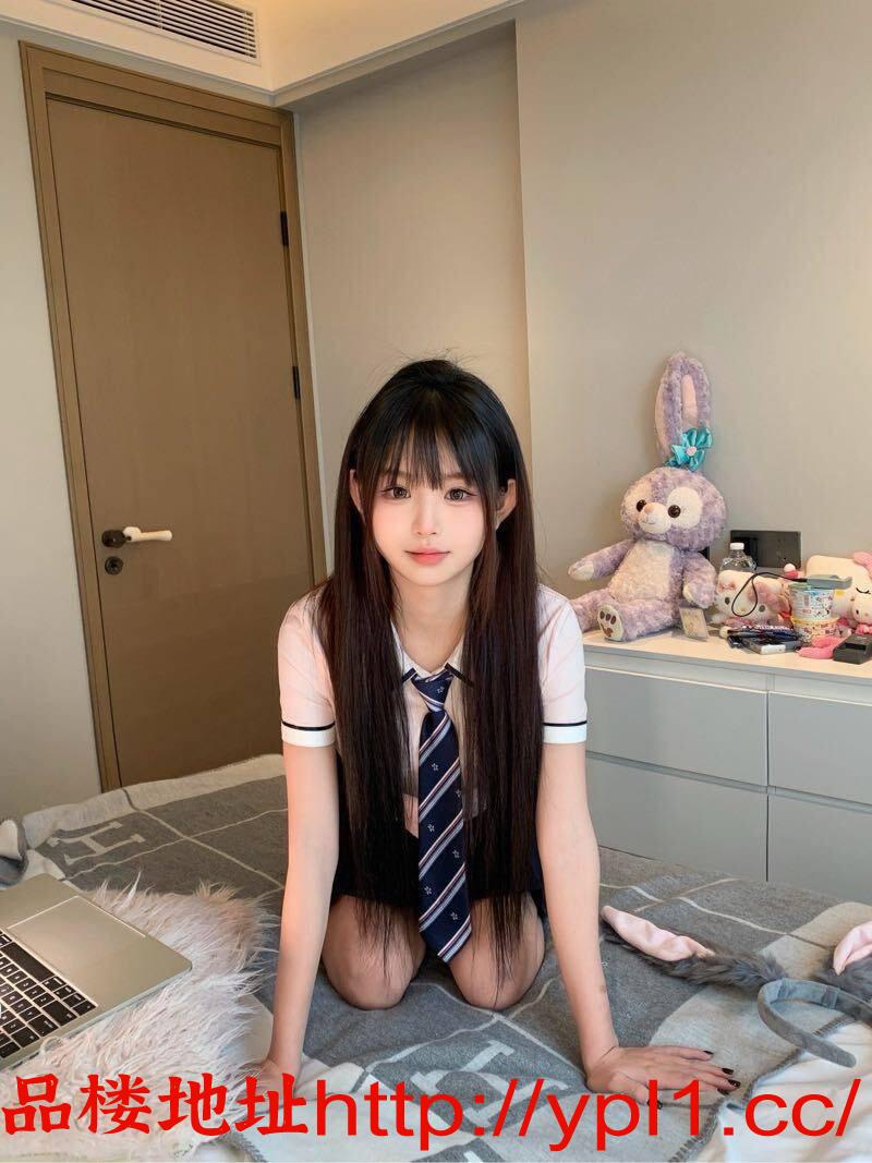 粉嫩水多大一学生妹初下海兼职带工作室600/2小时