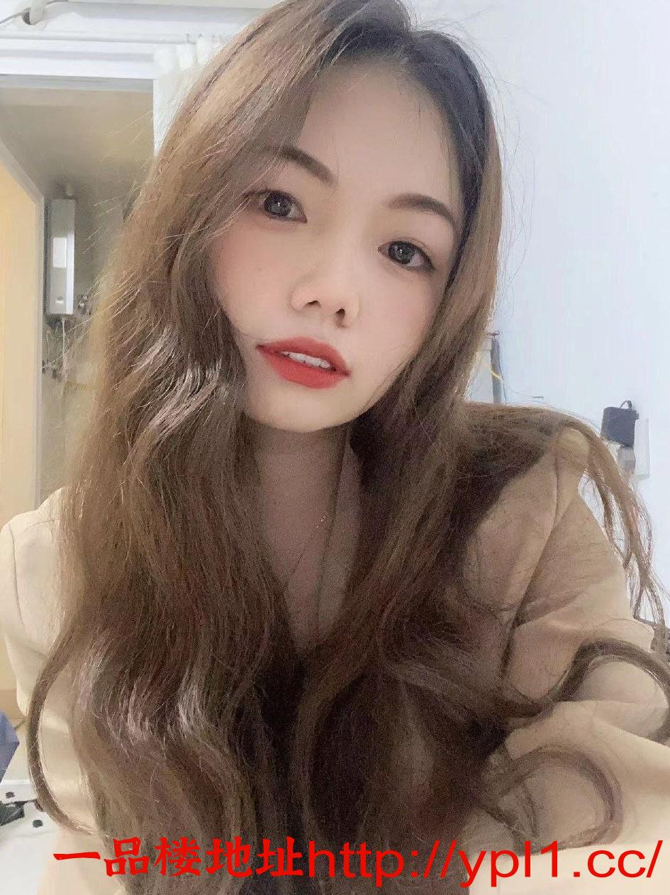 刚毕业大学生00后，容易潮喷，乖巧可爱