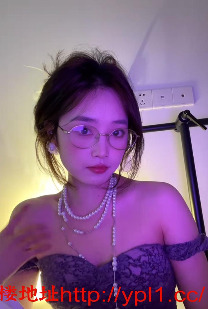 温岭市风骚绝伦小太妹，温柔漂亮服务也好