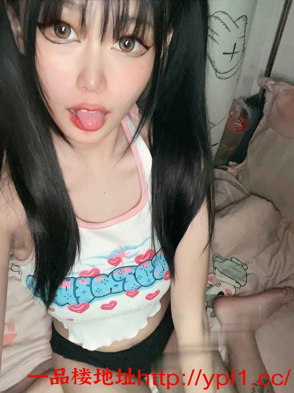 粉嫩妹子水多透明拉丝