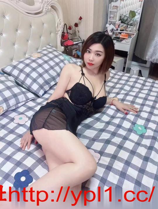 尤物大奶妹一字马