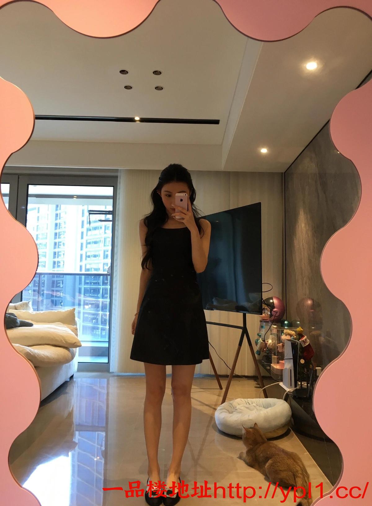 区清纯高颜值性感御姐00后