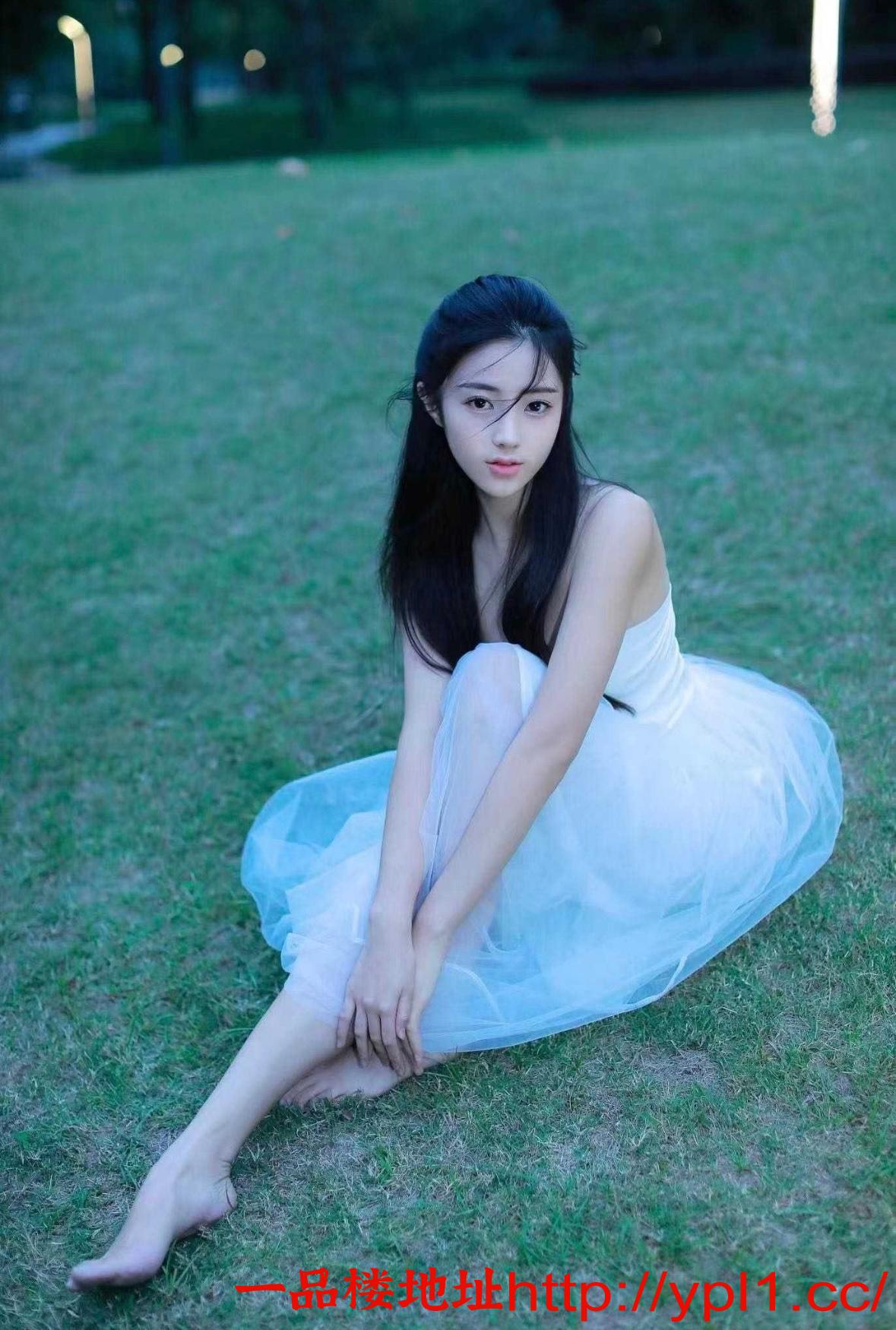 大学生反差害羞大奶妞超会玩