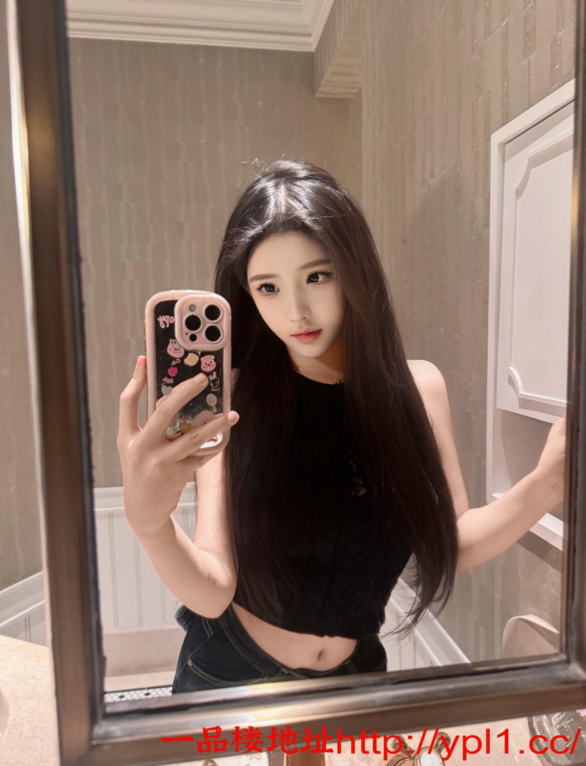 粉嫩蜜桃臀大奶小骚逼御姐