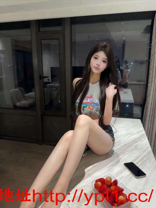 兼职邻居妹子身材超好的嫩嫩的逼水很多，操完很治愈