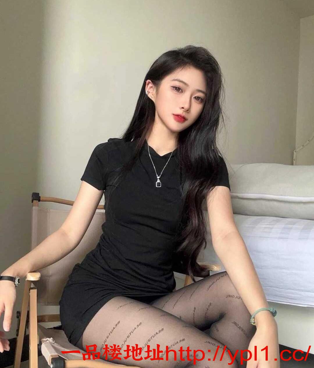 龙华区极品黑丝嫩妹