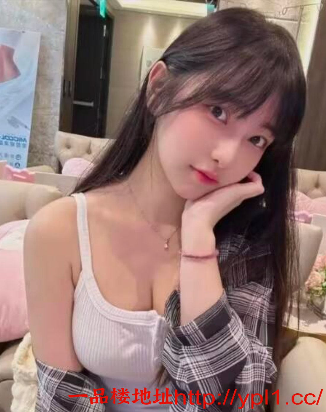 高端极品小骚货，胸大屁股肥