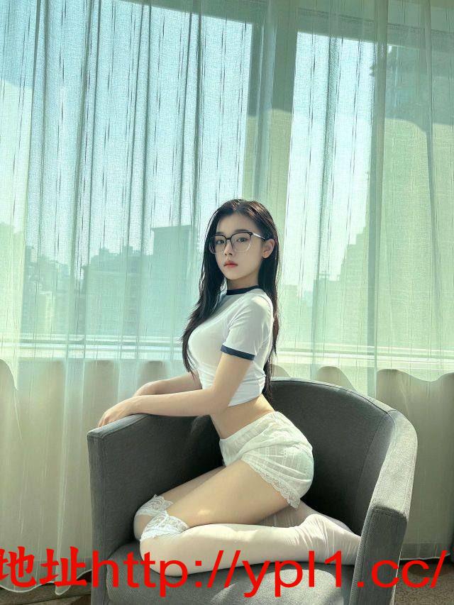 粉嫩鲍鱼淫水多姿势配合