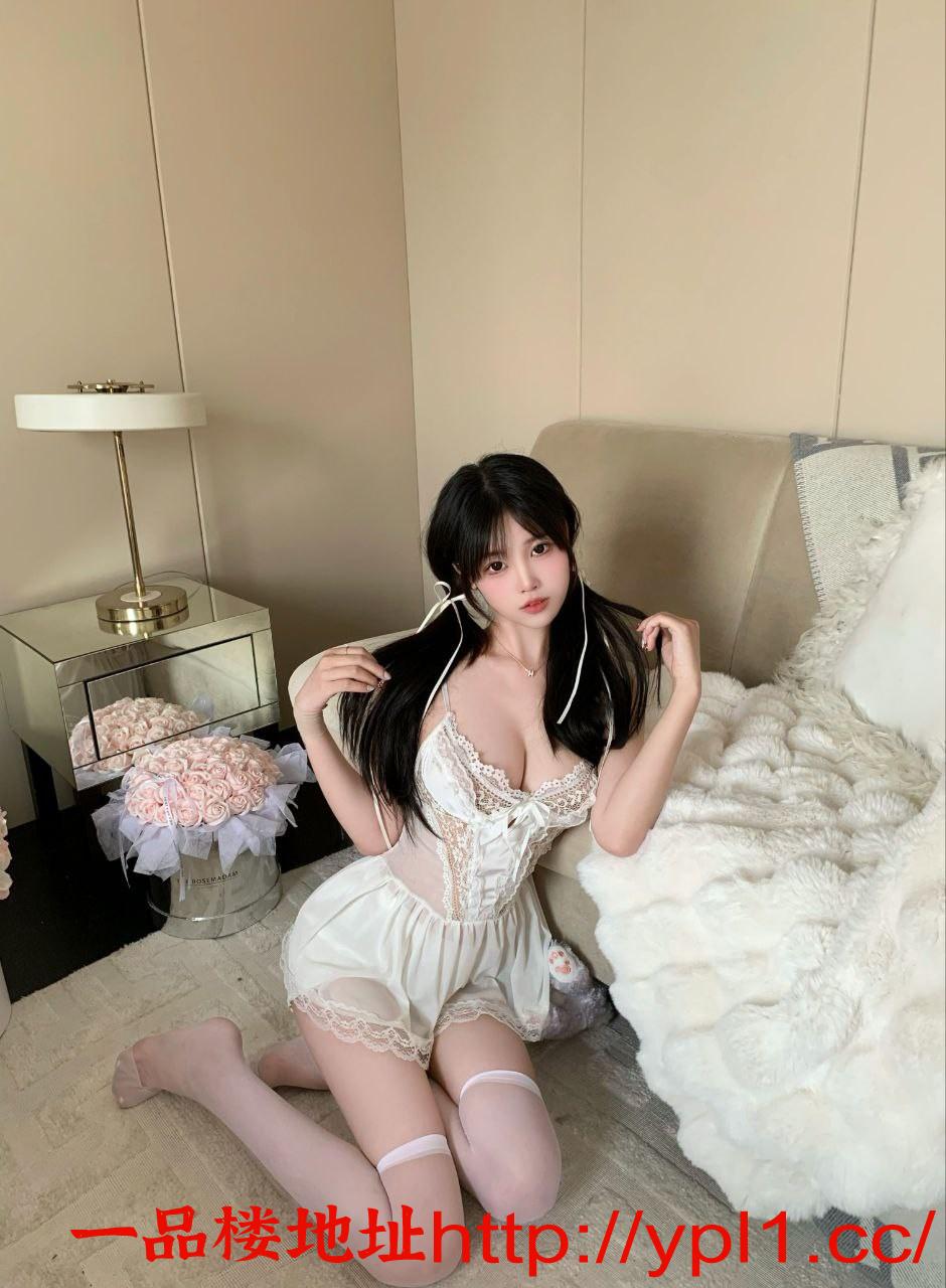 酥胸粉嫩水多小嫩妹