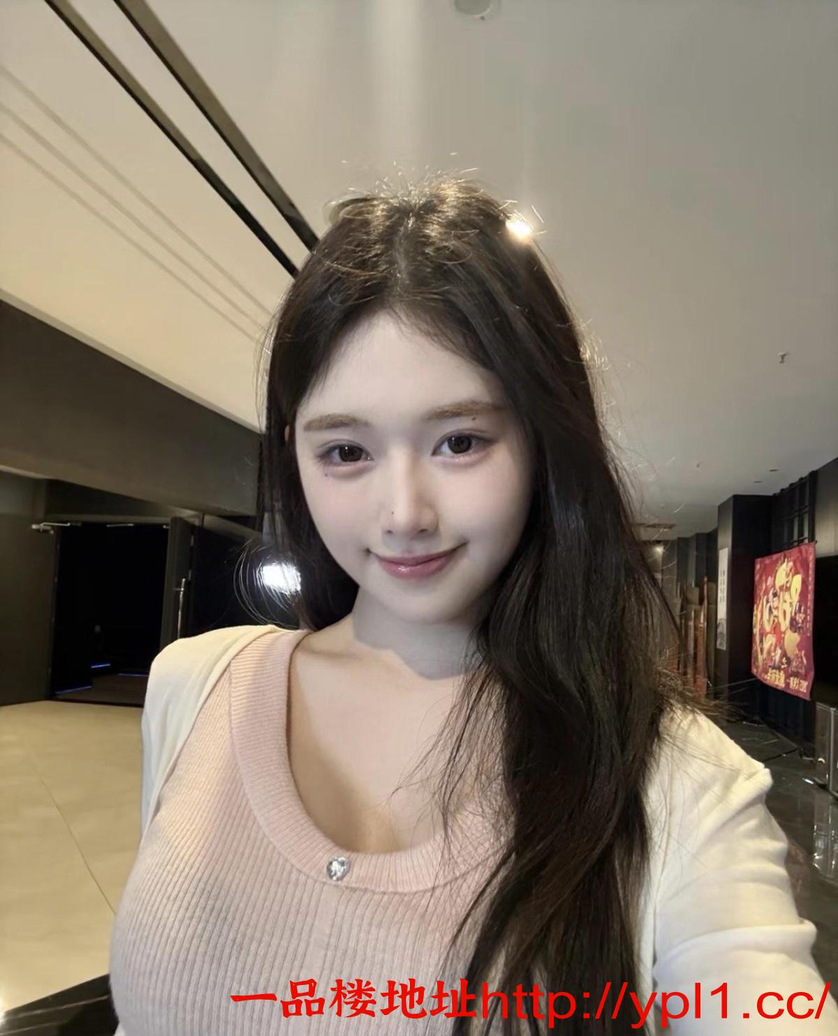 :粉嫩肥美大学生鲍鱼逼