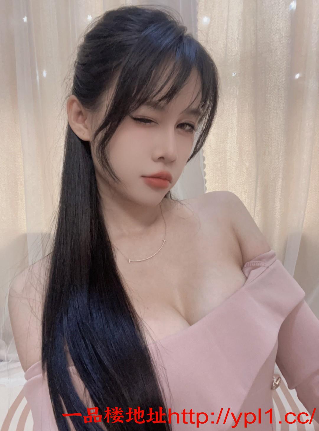 区兼职制服御姐前凸后翘可颜射