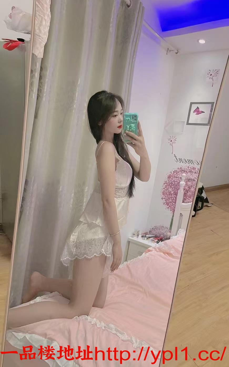 艺术学院极品身材粉嫩鲍鱼小姐姐