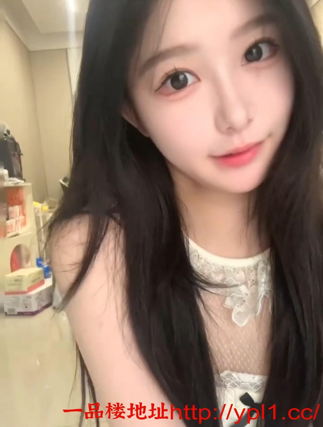 清纯甜妹兼职敏感会喷水奶子粉