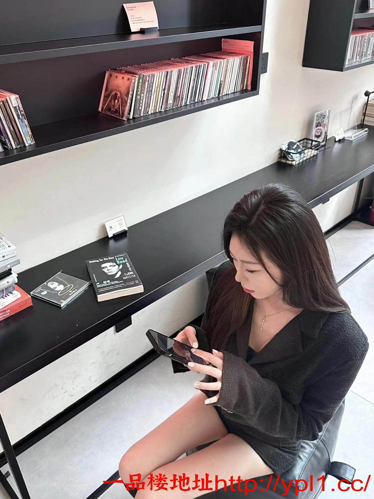 出来实习的房产中介 极品御姐