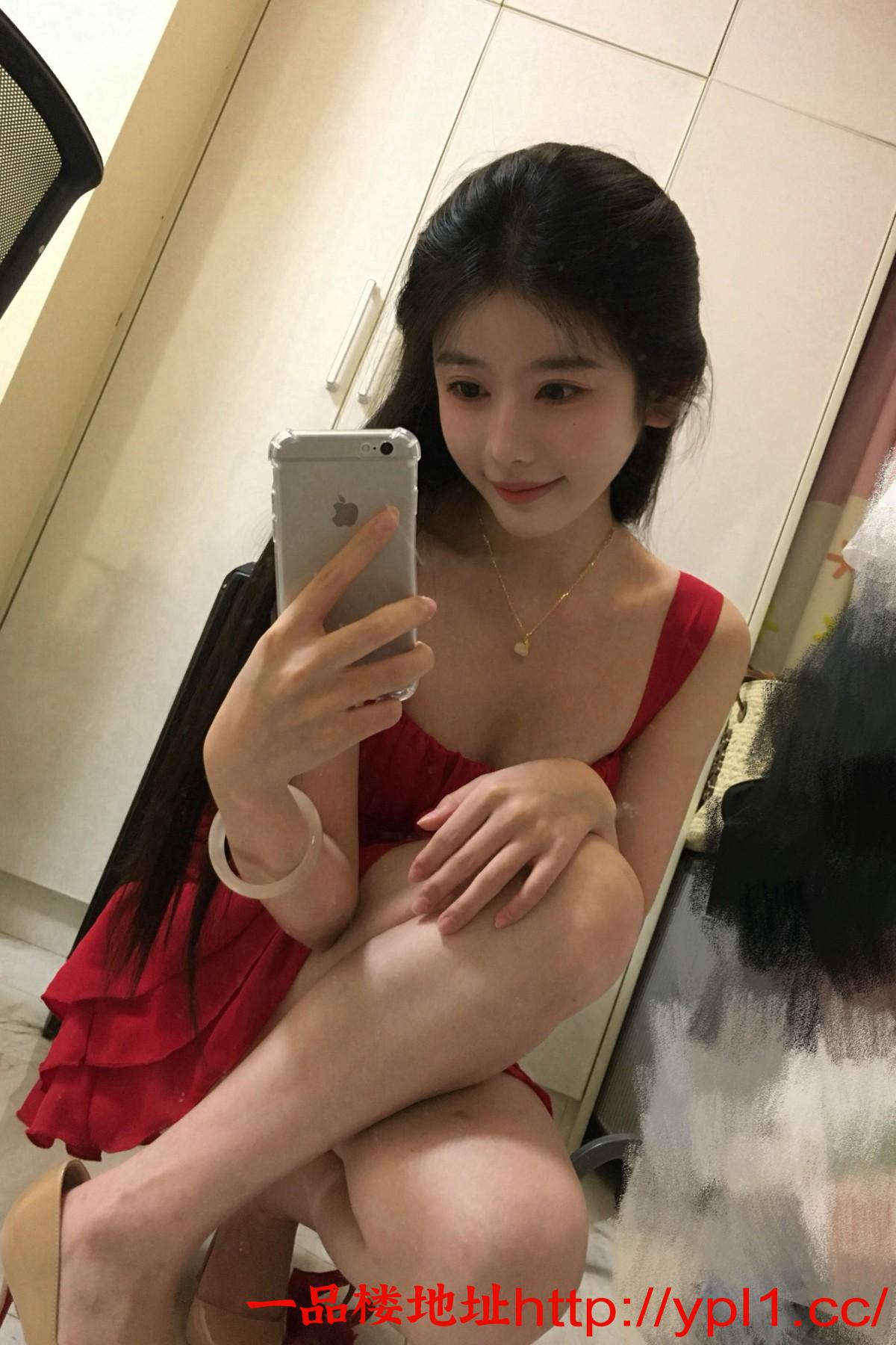 丰满性感诱惑抓龙筋美女