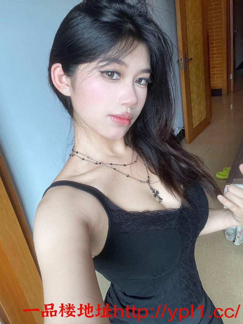 美女穴紧水多一碰就湿