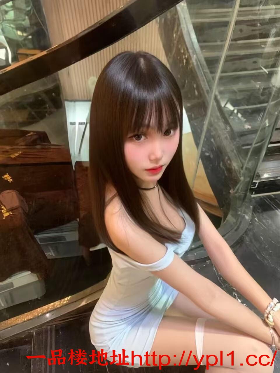 莞式服务长腿兼职小妹