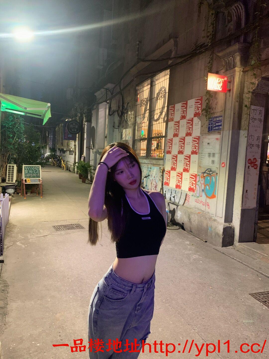 文静女孩清纯可爱非常有感觉