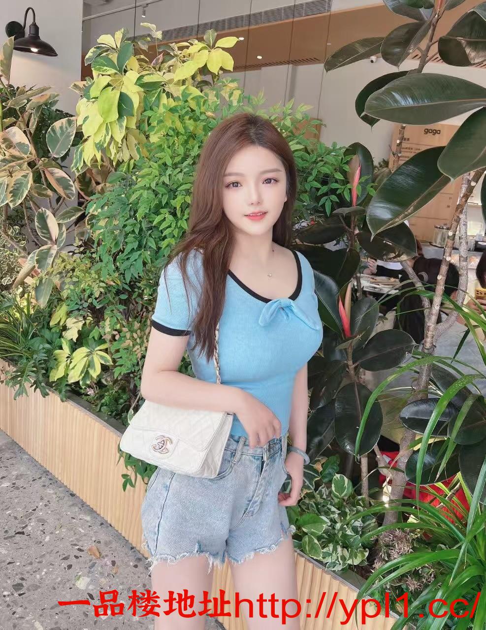 妹子刚兼职，水嫩粉逼
