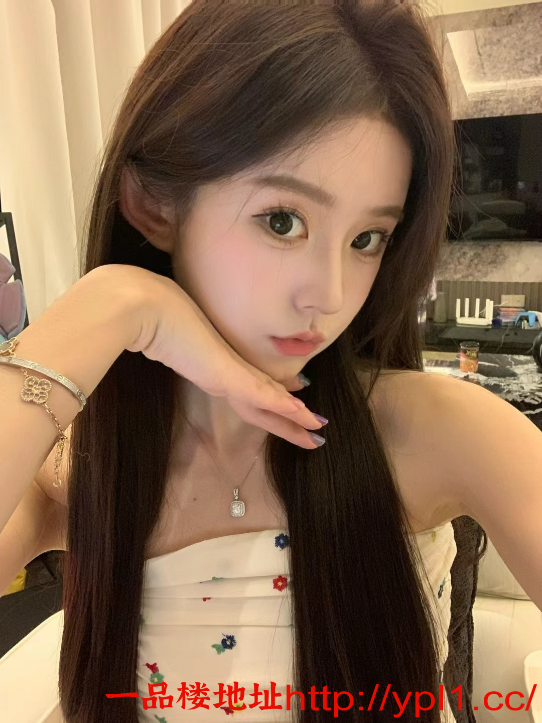 前凸后翘很粉大波揉着舒服