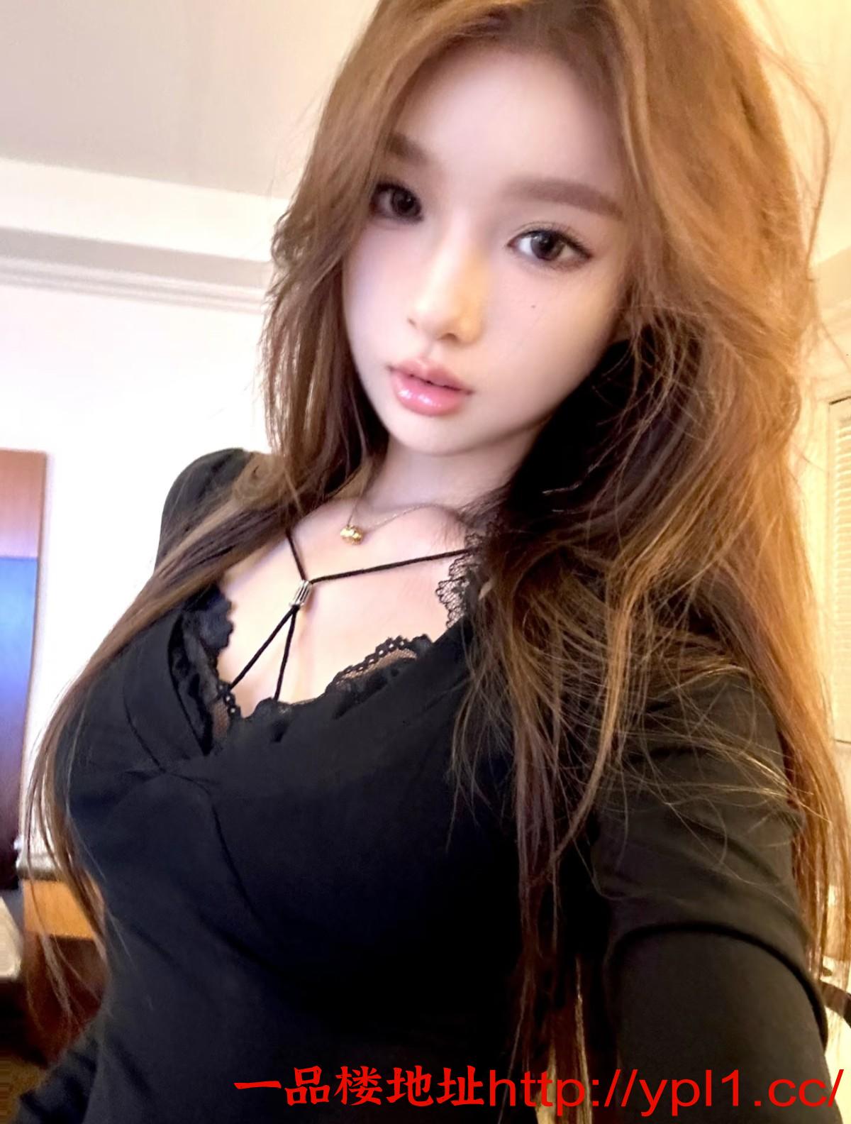 大胸美少女性感黑丝淫娃爽到表情销魂