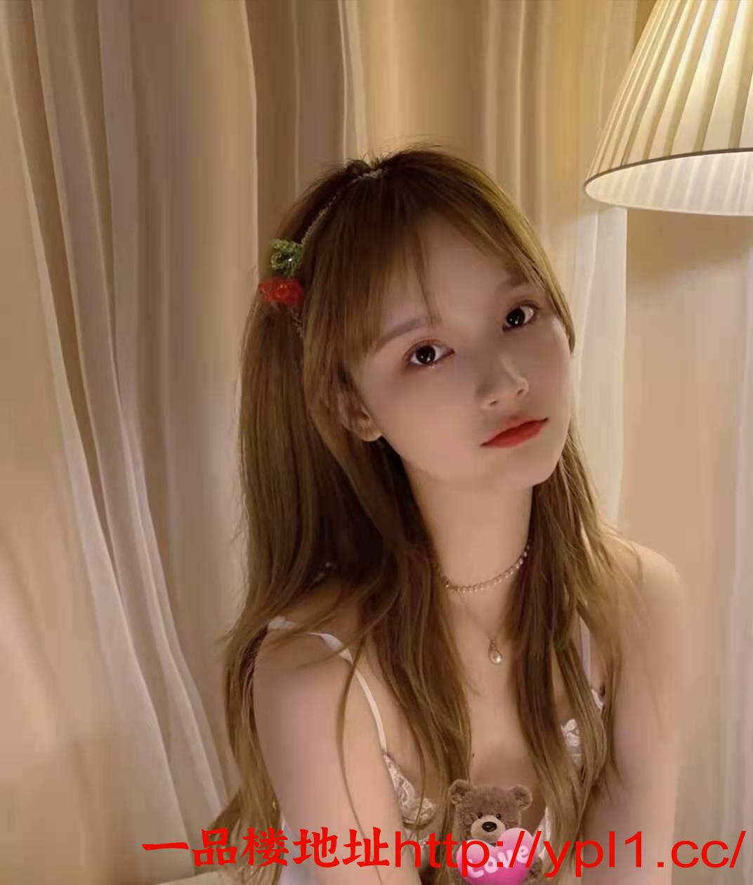 清纯脸反差萌妹爱吃大鸡巴