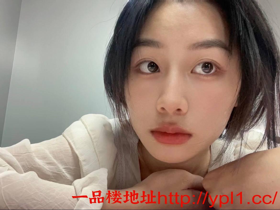 在校甜美系母狗学妹