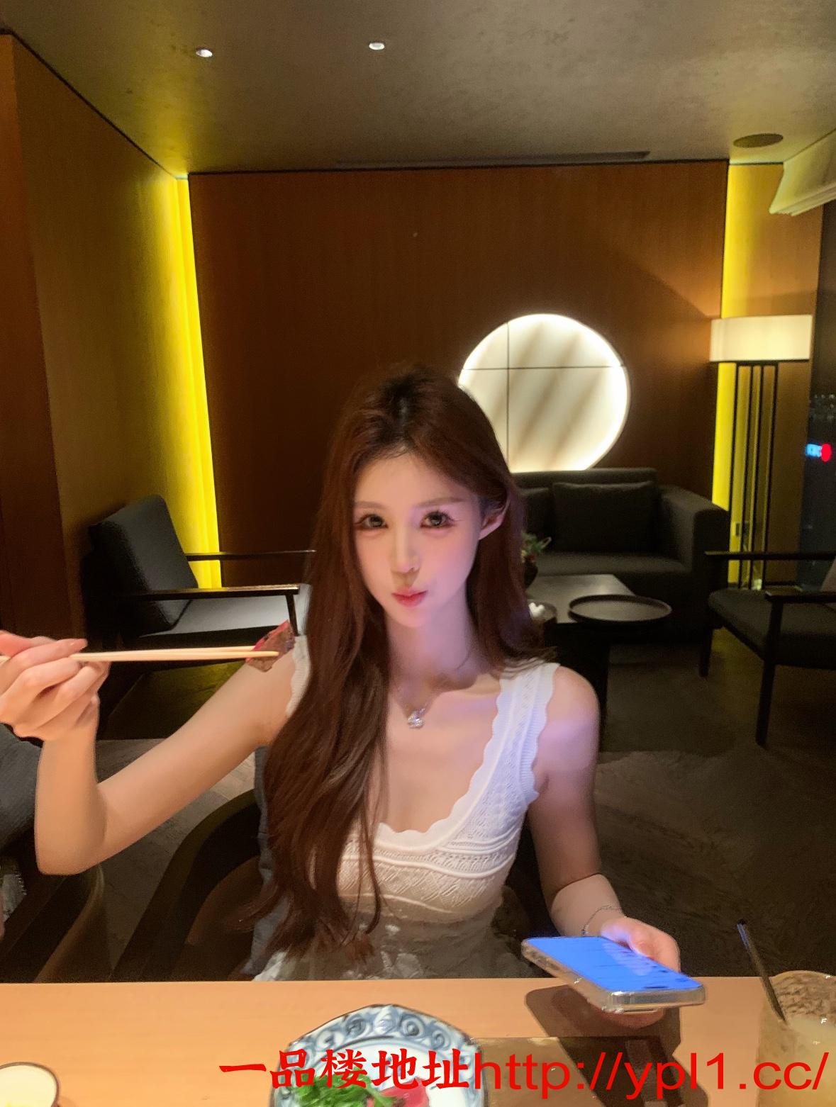 文静女孩刚做不久身材好漂亮兼职小妹