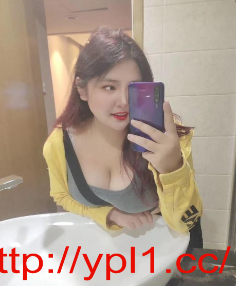 年轻的大胸小姐姐