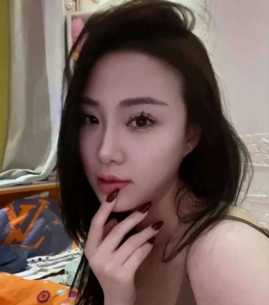 全天在线粉嫩多汁的蜜桃臀