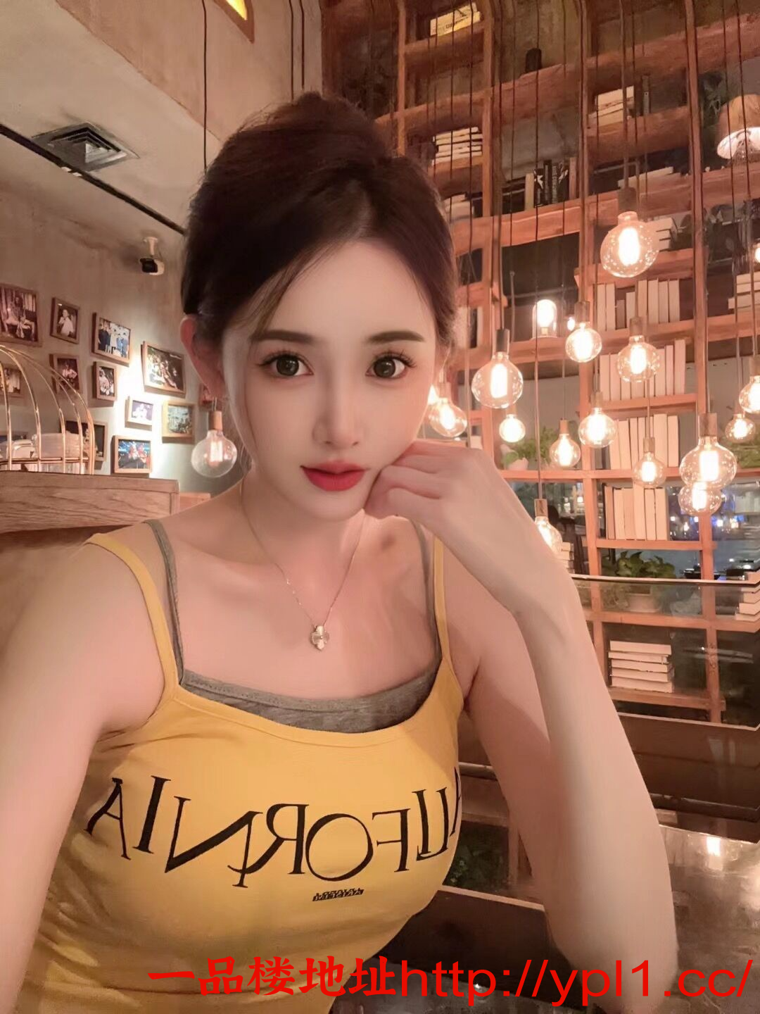 气质白瘦美温柔可亲水多会夹配合服...