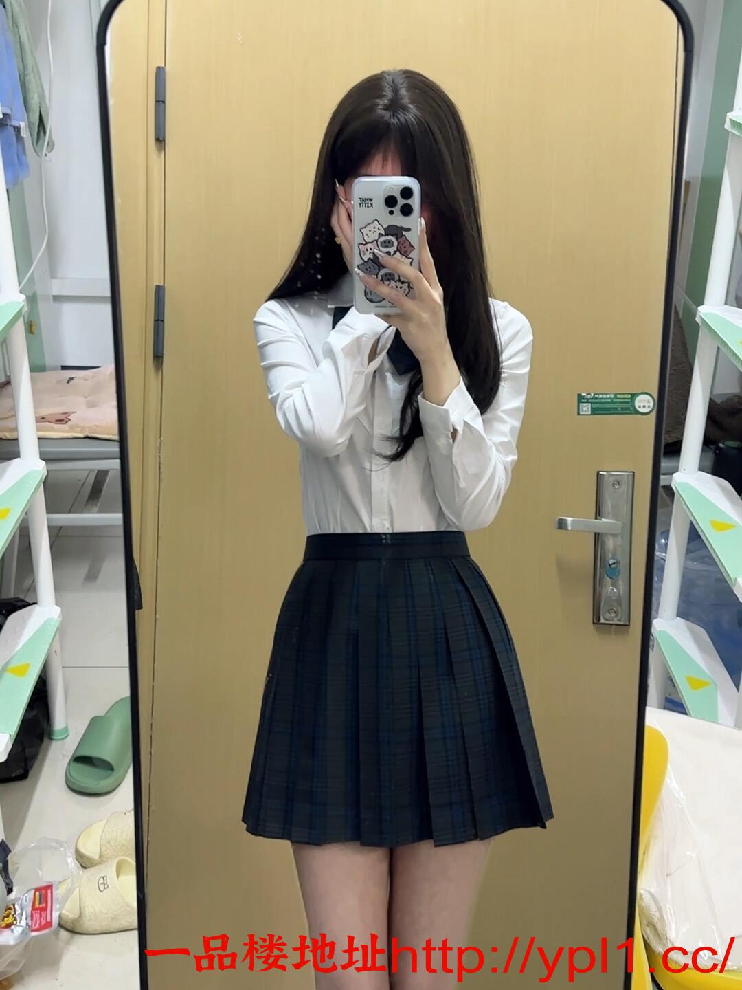 刚下海自己兼职的小妹 很乖也很听话