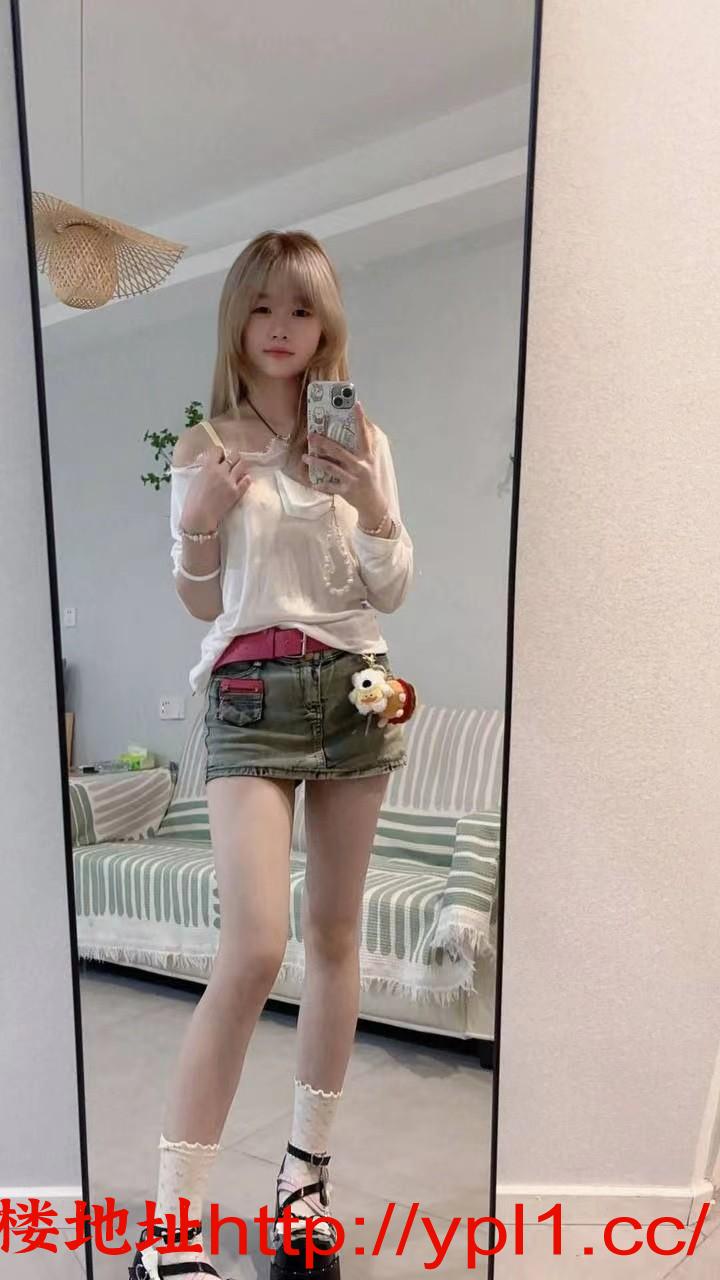 貌美小骚妹粉逼粉奶