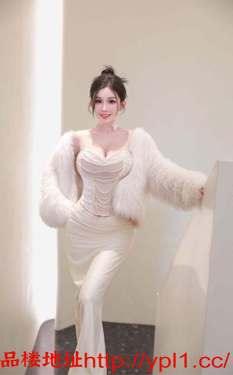 奶子大屁股大服务系丰满美女