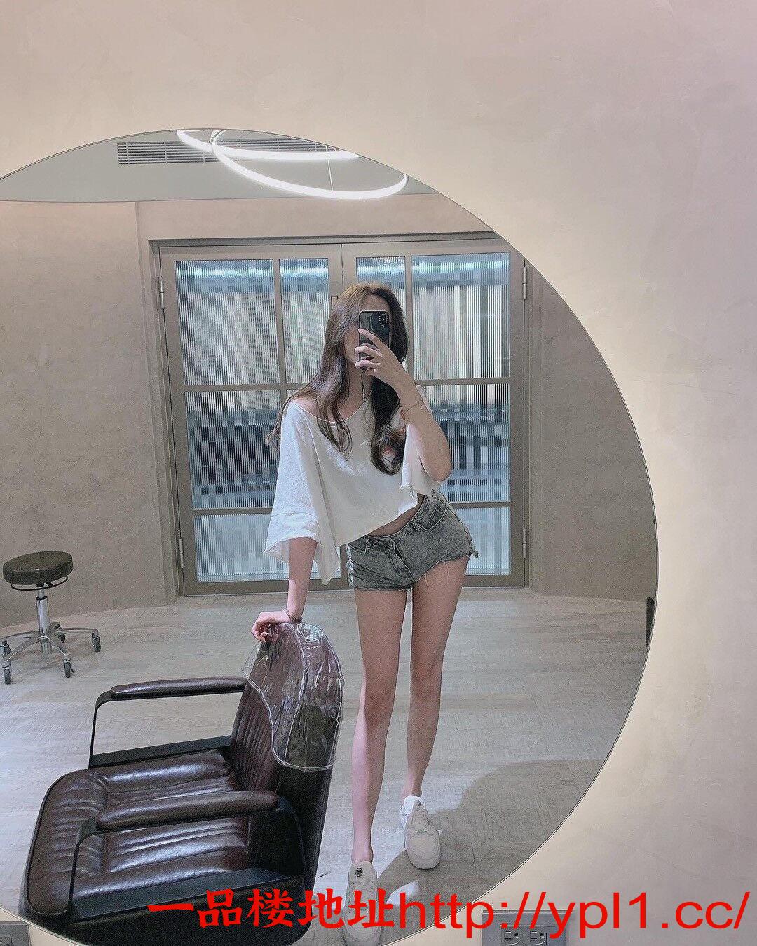 区妹子又嫩又漂亮各种亲舔