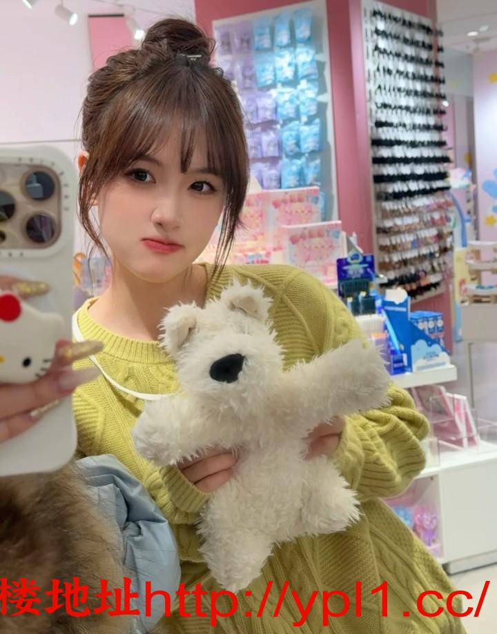 妹妹初恋的感觉刚下海不久