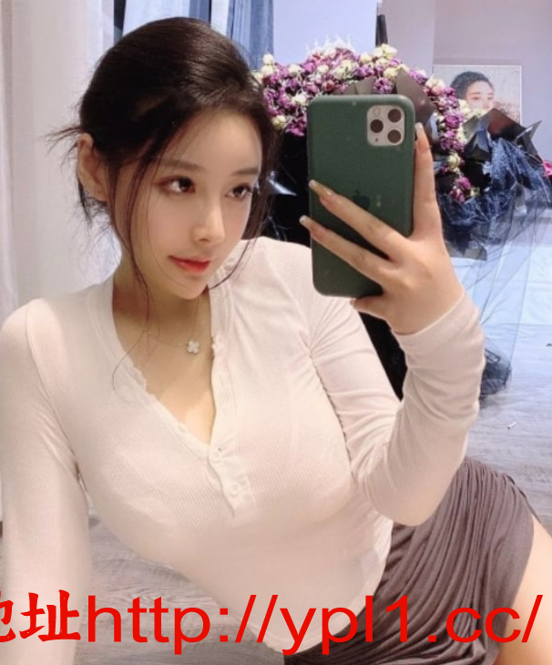 性感美臀丰满大胸妹