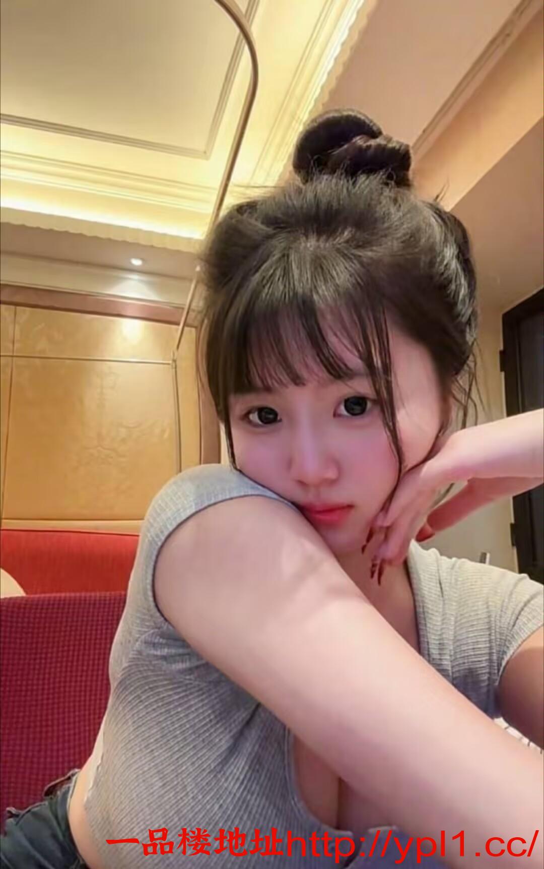 骑乘魔鬼身材的小骚货