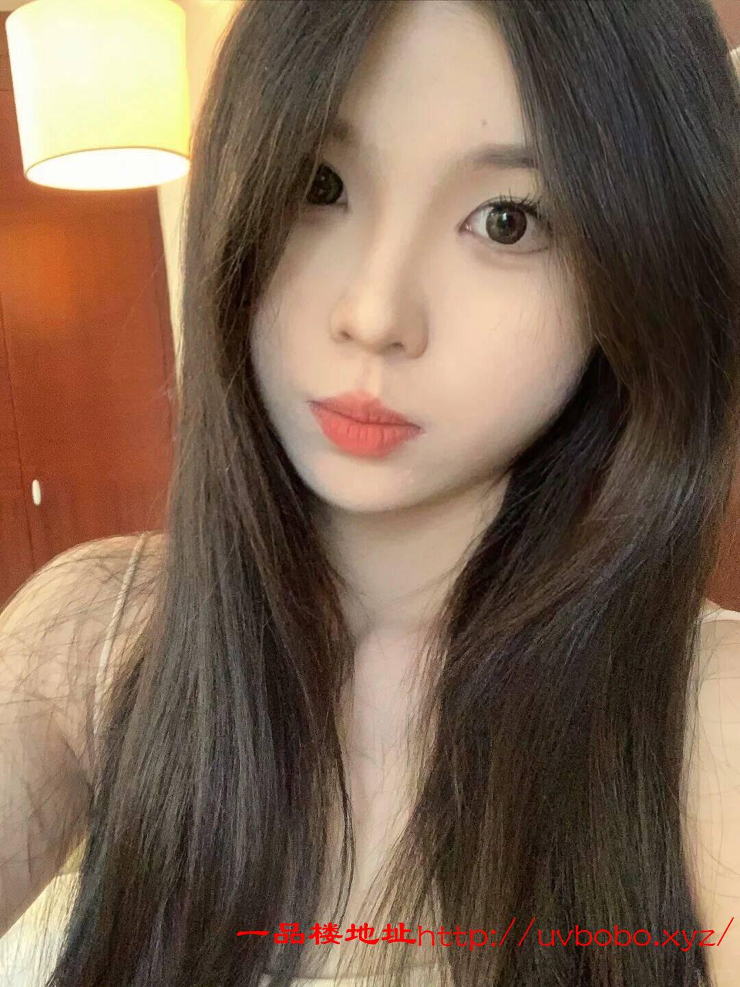 白净的妹子兼职操得值逼紧