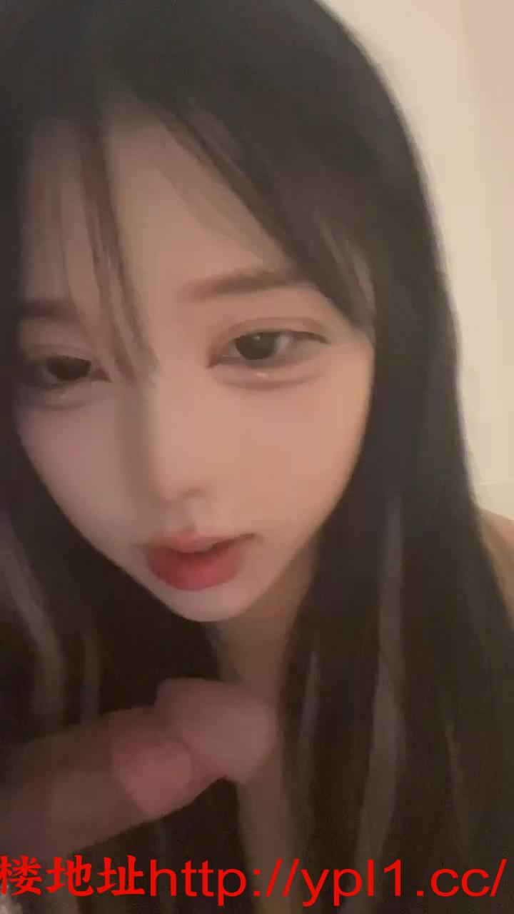 分享19岁性格开放 粉色白虎小阴唇妹妹