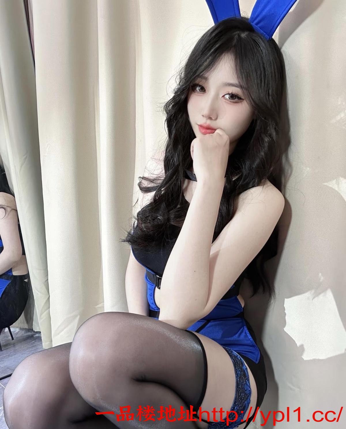 性感小妹三点粉小穴嘴巴很紧