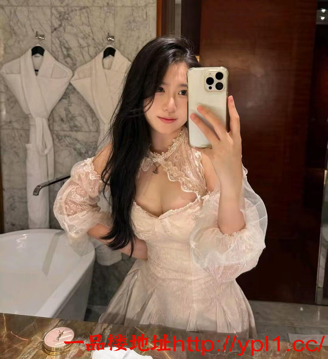 清纯御妹妹，制服很骚，服务也很主动可上门有地方