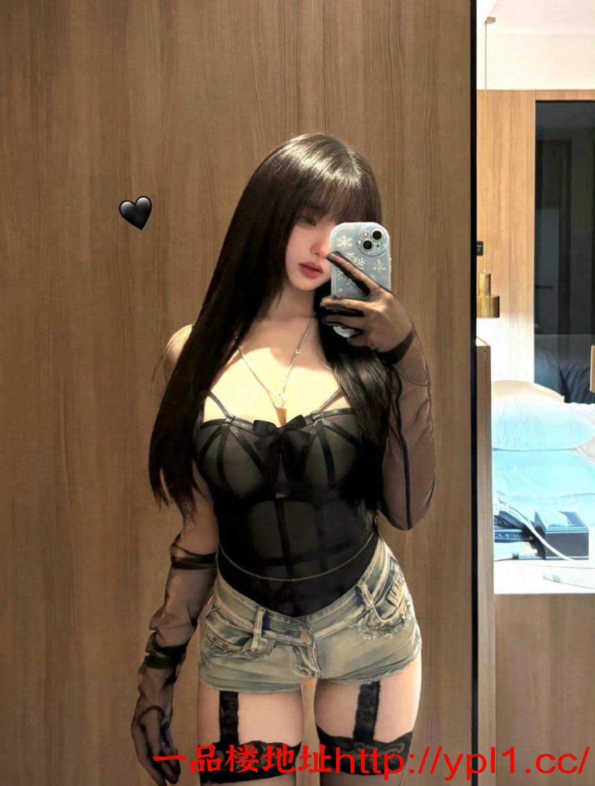 极品学妹鲍鱼水多乳房柔软